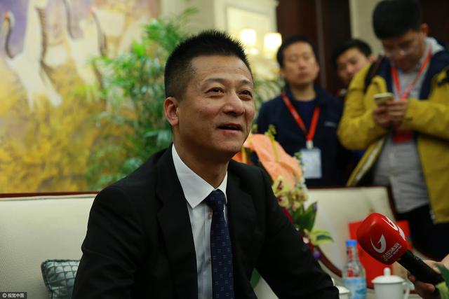 而且，即便是实力远超他们的叶家本家都乖乖就范了，他们哪还有什么底气对抗到底？毕竟，这些?旁系家族全部加起来。